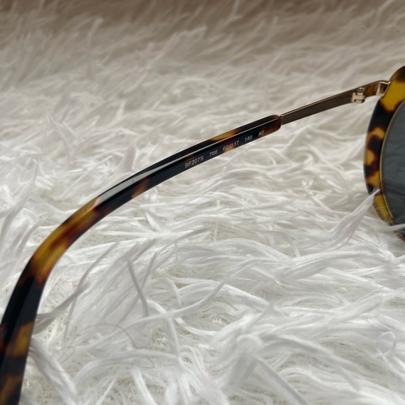 Salvatore Ferragamo Sunglass Frames
SF207S 766 Amber Gold Tortoise 60mm - Picture 7 of 10